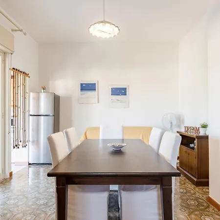 Guesthost - With Terrace Near The Sea Appartement