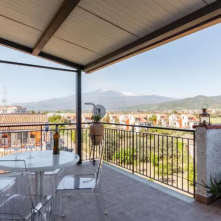 Guesthost - With Terrace Near The Sea * Giardini-Naxos