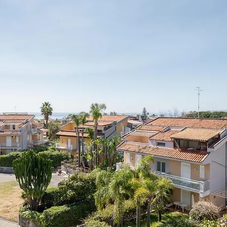 Apartment With Terrace Near The Sea
