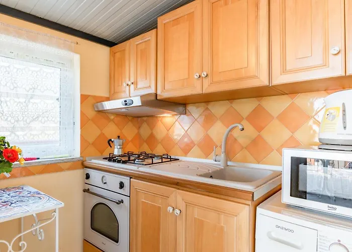 Guesthost - With Terrace Near The Sea Apartman Giardini Naxos