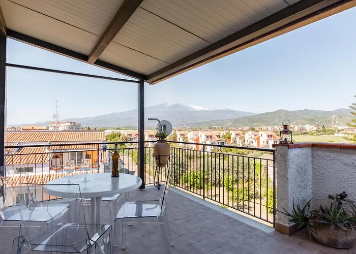 Guesthost - With Terrace Near The Sea * Giardini Naxos